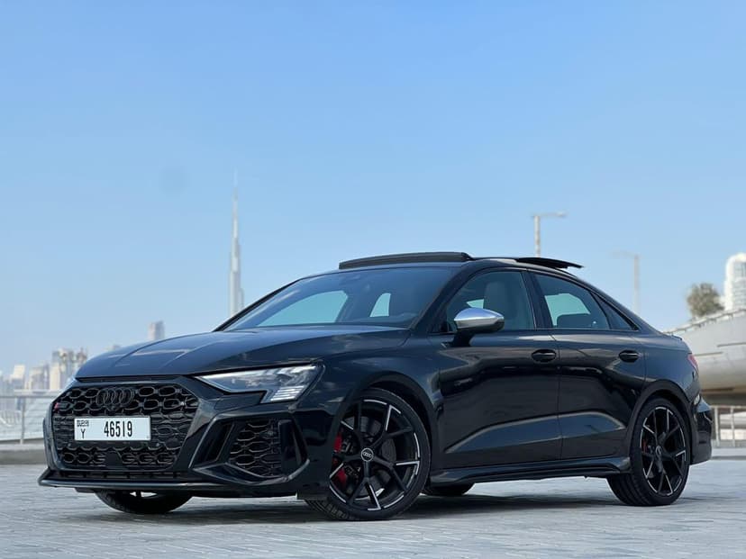 Alquiler Audi RS3 2024 Dubái - Vista principal