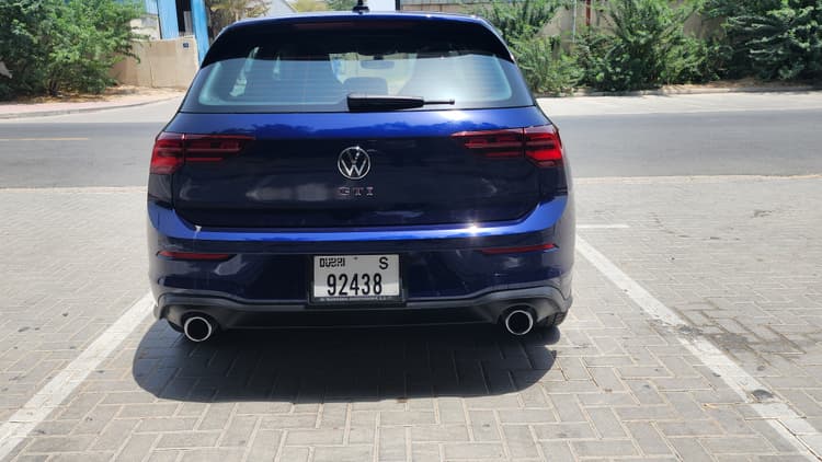 Location VOLKSWAGEN GOLF GTI 2024 Dubai - Vue 5