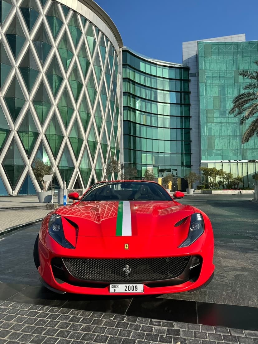 Alquiler Ferrari 812 GTS 2024 Dubái - Vista 5