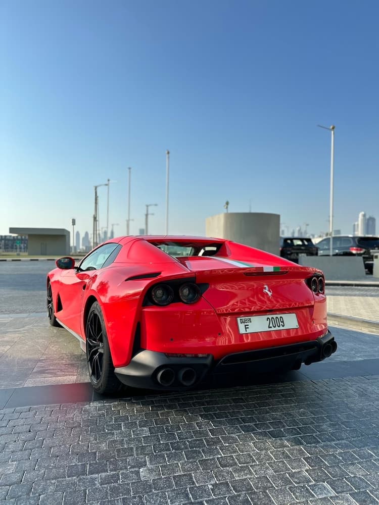 Alquiler Ferrari 812 GTS 2024 Dubái - Vista 3