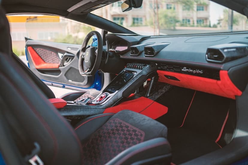 Location Lamborghini Huracan Evo Spyder 2024 Dubaï - Vue 7
