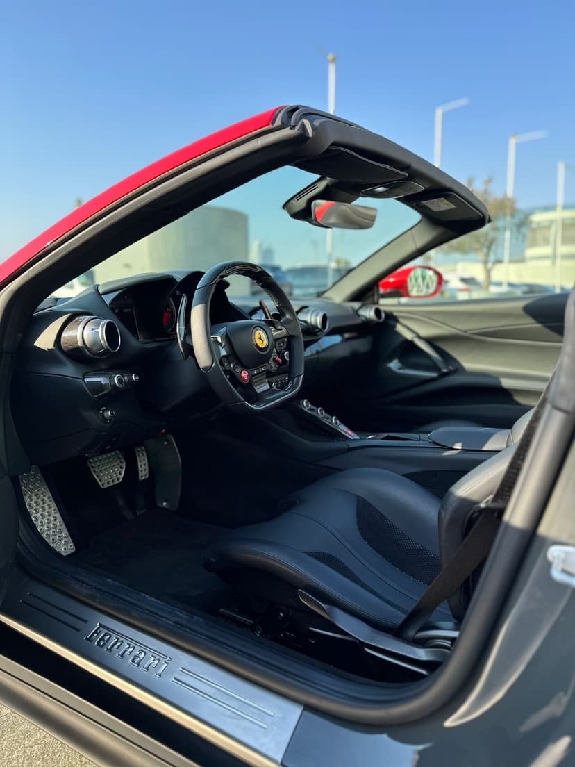 Alquiler Ferrari 812 GTS 2024 Dubái - Vista 6