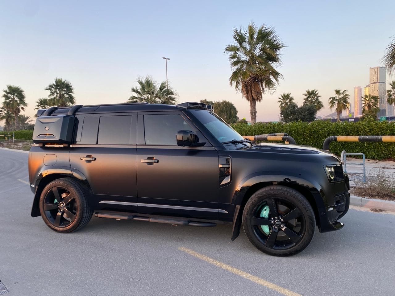 Land Rover Defender V8 2024 Rental Dubai - Main View
