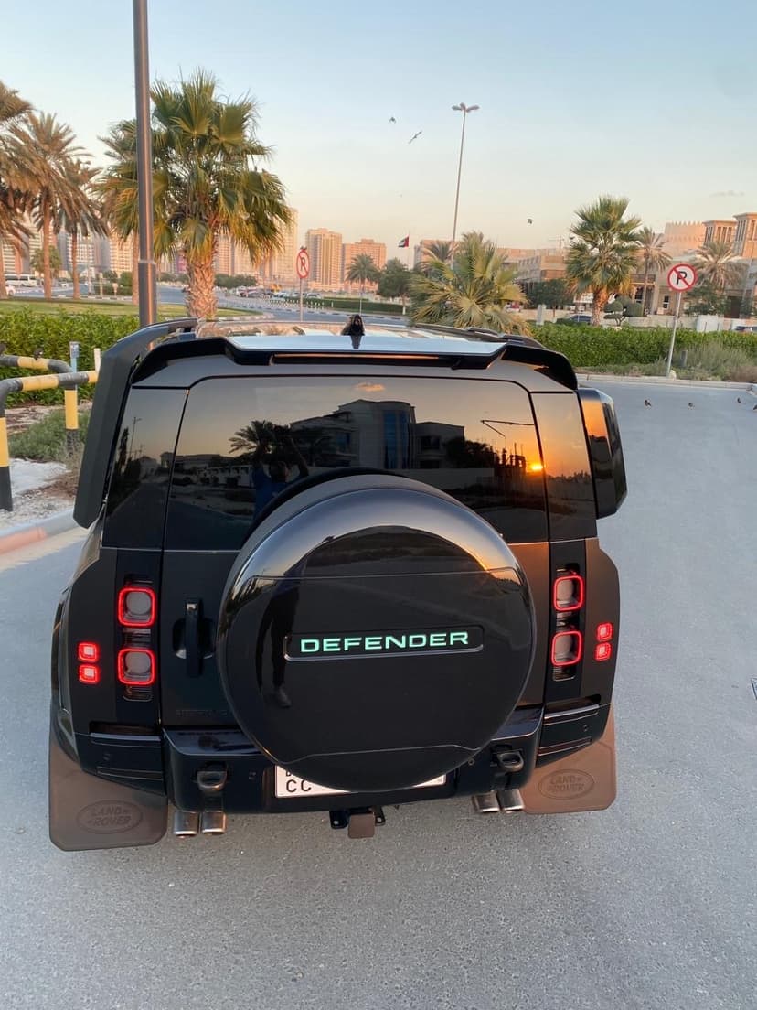 Land Rover Defender V8 2024 Rental Dubai - View 4