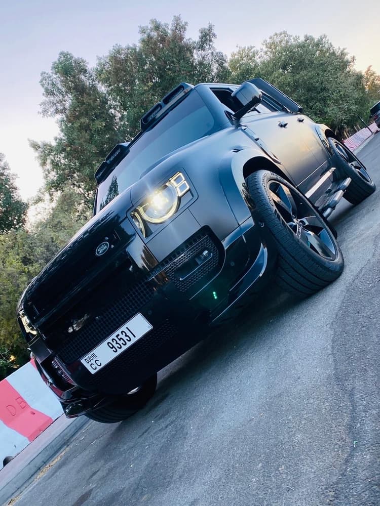 Land Rover Defender V8 2024 Rental Dubai - View 3