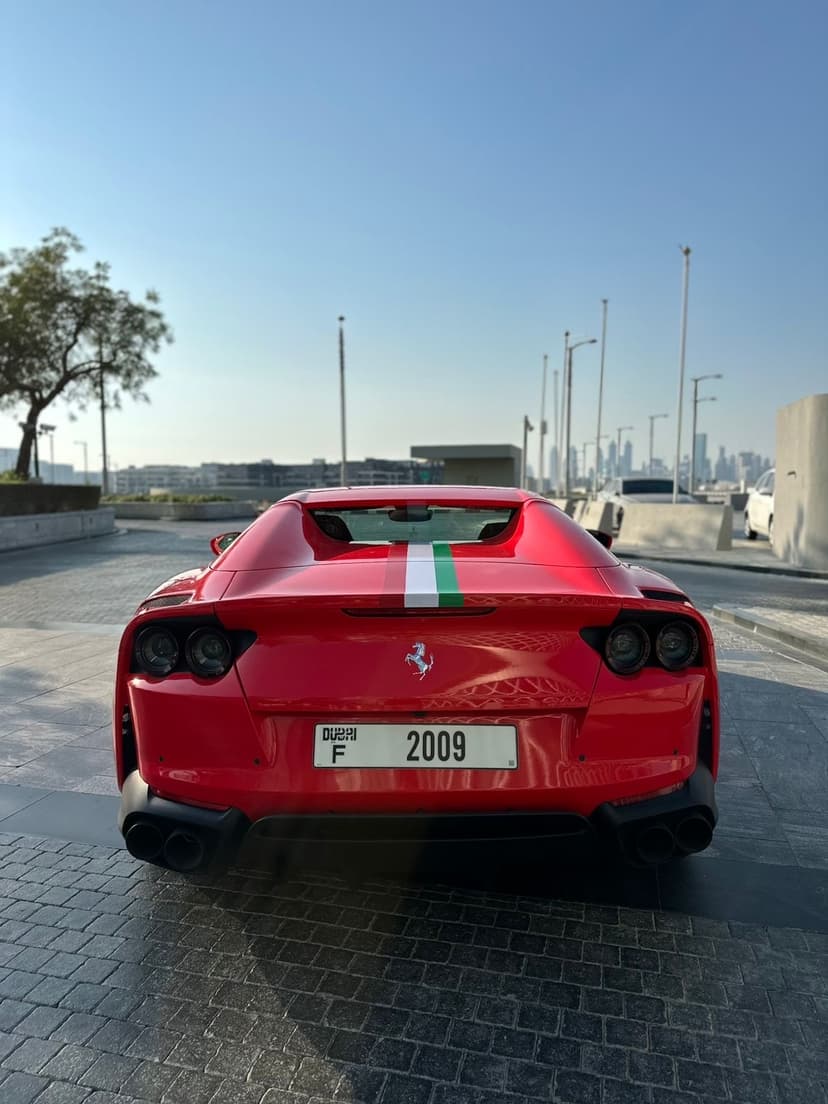 Alquiler Ferrari 812 GTS 2024 Dubái - Vista 4