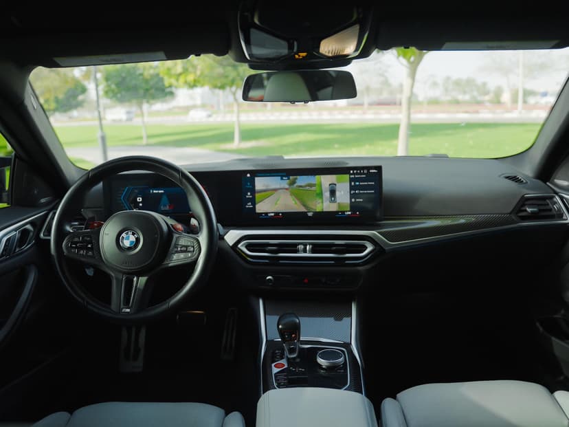 Location BMW M4 Competition 2025 Dubaï - Vue 7