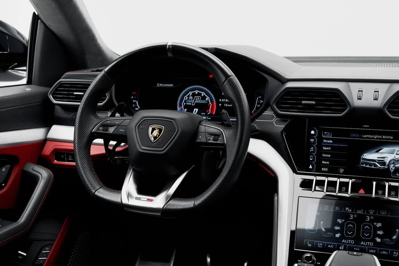 Lamborghini Urus 2023 Rental Dubai - Detail View