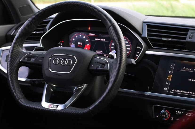 AUDI RSQ3 2022 huren Dubai - Weergave 7
