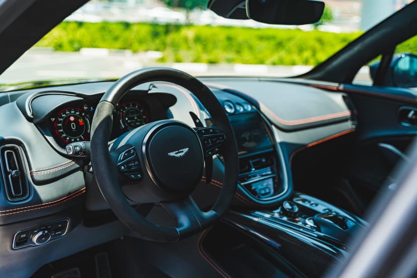Aston Martin DBX 707 2023 mieten in Dubai - Ansicht 7