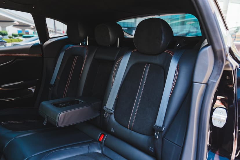 Aston Martin DBX 707 2023 mieten in Dubai - Ansicht 6