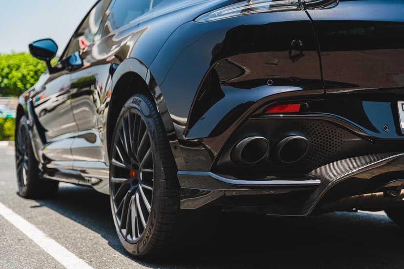 Aston Martin DBX 707 2023 mieten in Dubai - Ansicht 2