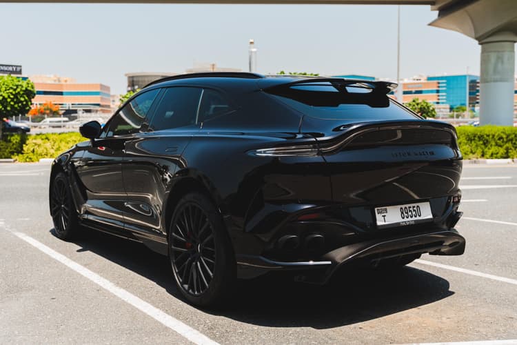 Aston Martin DBX 707 2023 mieten in Dubai - Ansicht 3
