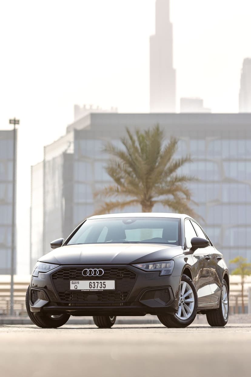 Audi A3 2023 mieten in Dubai - Ansicht 3