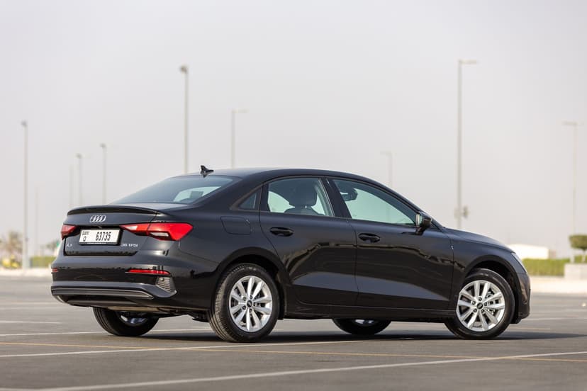 Audi A3 2023 mieten in Dubai - Ansicht 7