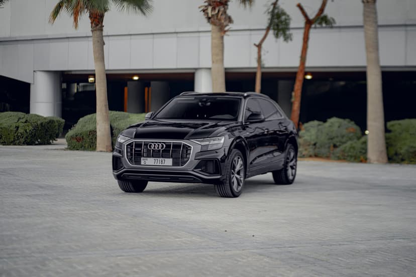 تأجير Audi Q8 2023 في دبي - الصورة الرئيسية