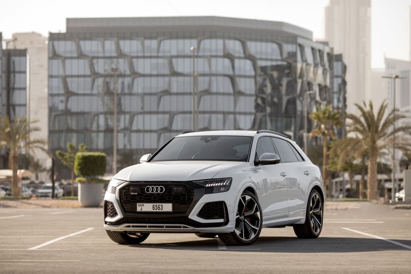 Location Audi RSQ8 2021 Dubaï - Vue 11