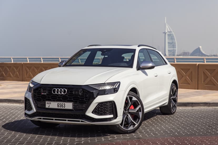 Location Audi RSQ8 2021 Dubaï - Vue 6