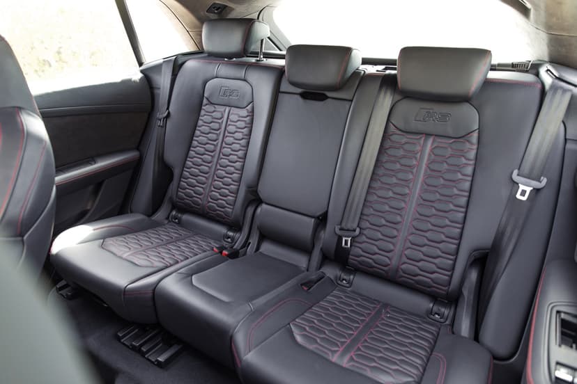 Location Audi RSQ8 2021 Dubaï - Vue 7