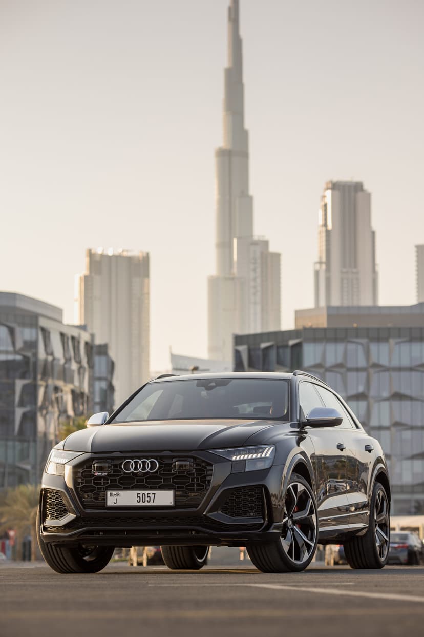 Location Audi RSQ8 2022 Dubaï - Vue 4