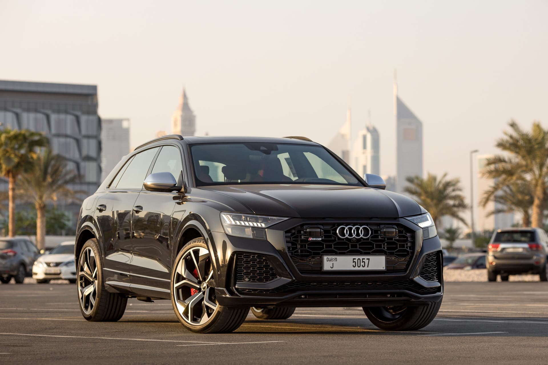 Location Audi RSQ8 2022 Dubaï - Vue principale