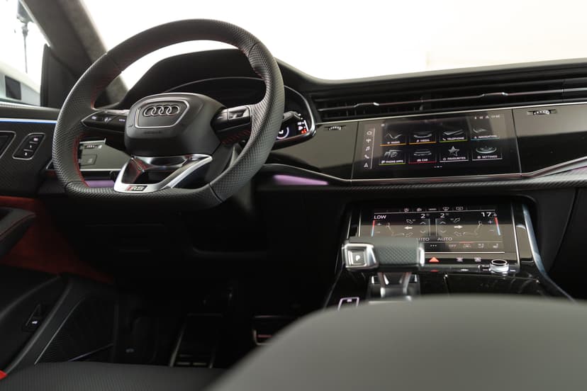 Location Audi RSQ8 2022 Dubaï - Vue 8