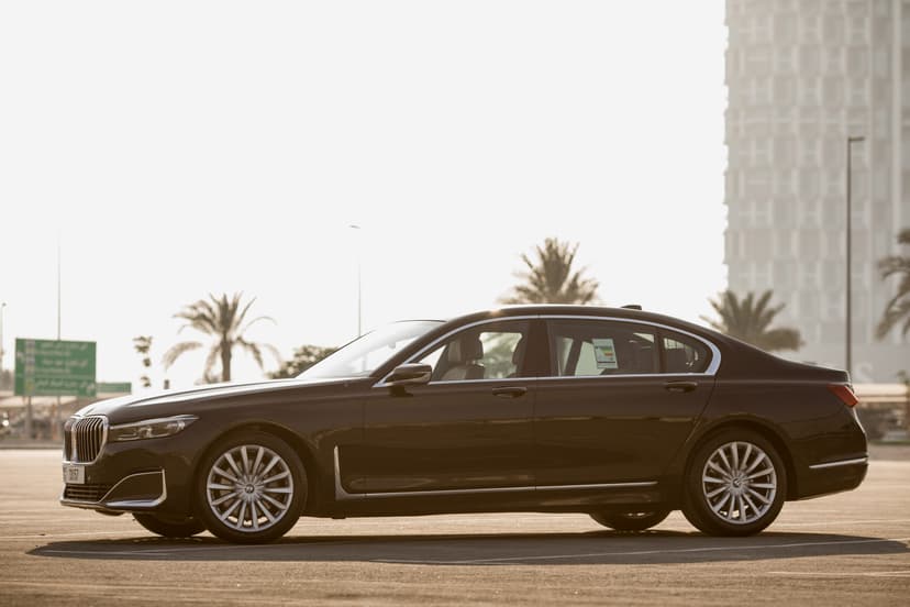 تأجير BMW 730i 2021 في دبي - صورة 3