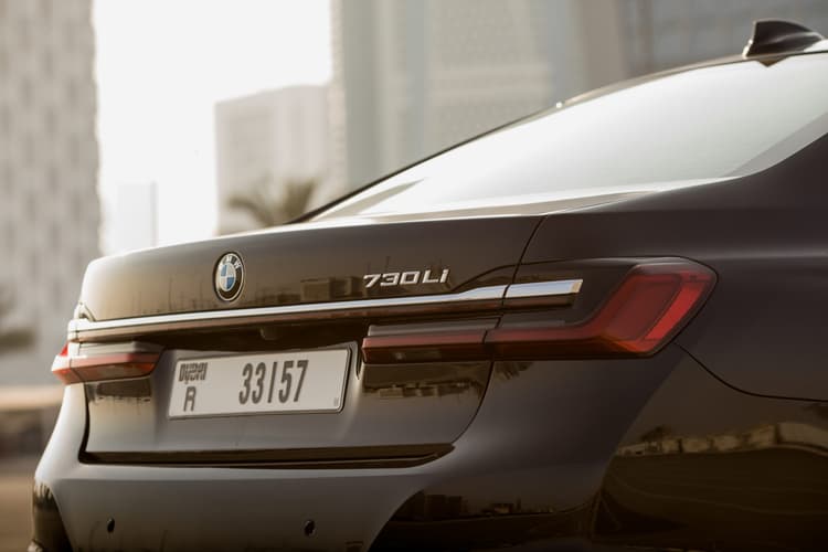 تأجير BMW 730i 2021 في دبي - صورة 4