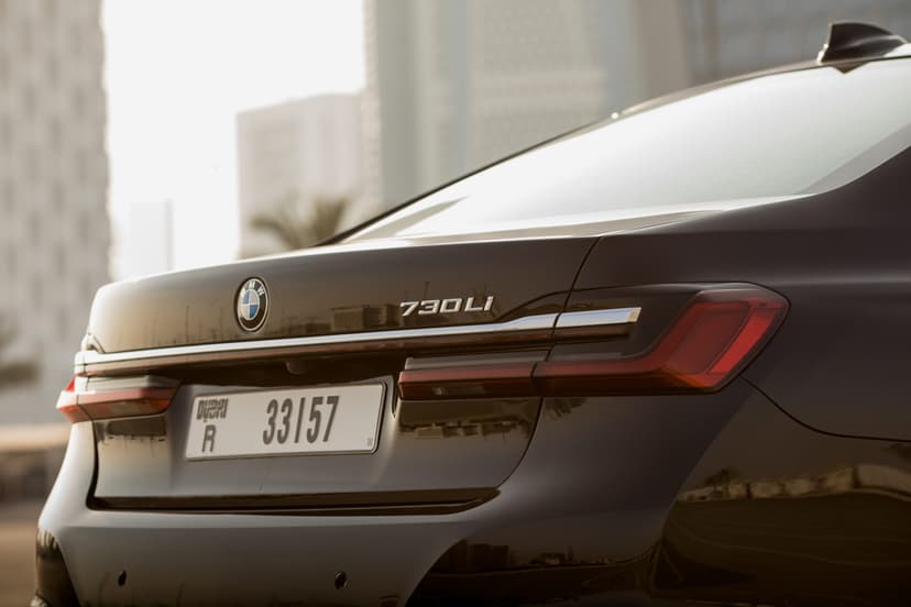 تأجير BMW 730i 2021 في دبي - صورة 4