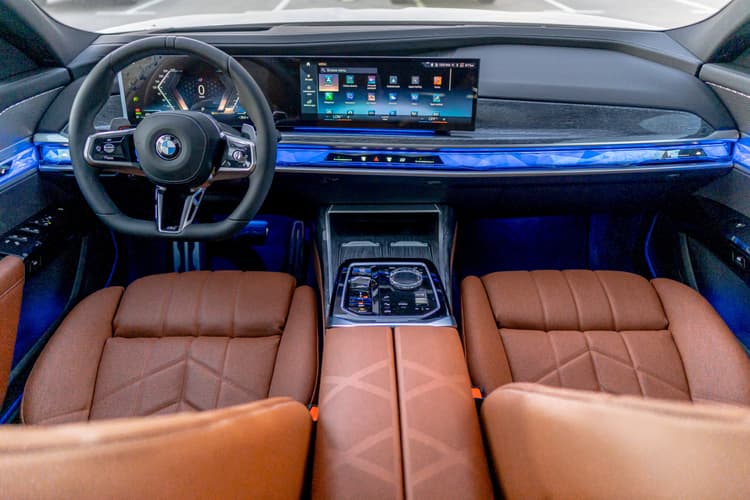 Alquiler BMW 740i 2023 Dubái - Vista 4