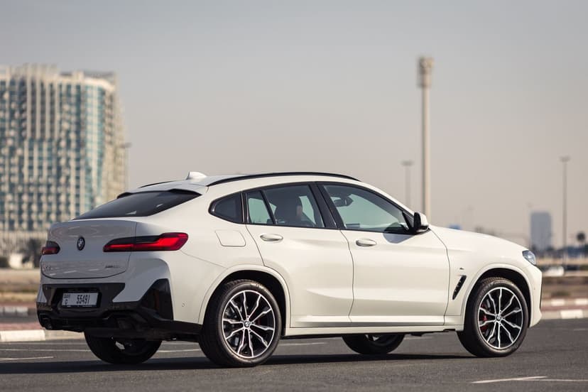 BMW X4 2024 mieten in Dubai - Ansicht 7
