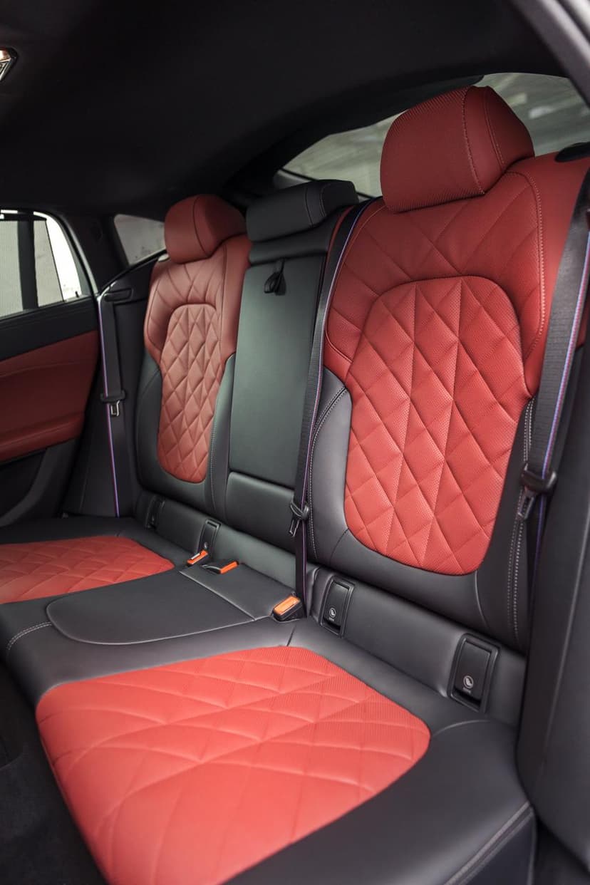 BMW X4 2024 mieten in Dubai - Ansicht 6