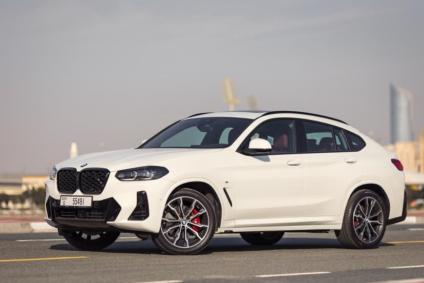 BMW X4 2024 mieten in Dubai - Ansicht 2