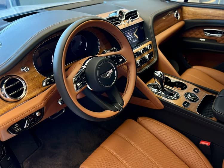 Bentley Bentayga 2023 mieten in Dubai - Ansicht 4