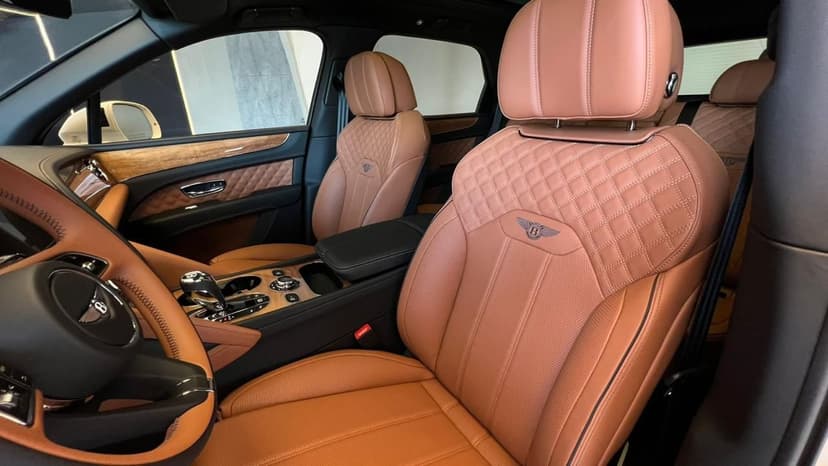 Bentley Bentayga 2023 mieten in Dubai - Ansicht 5