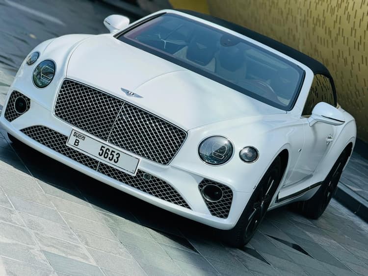 Location Bentley GTC Continental 2022 Dubai - Vue 4