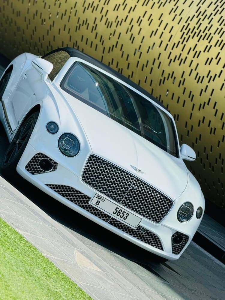 Location Bentley GTC Continental 2022 Dubai - Vue 5