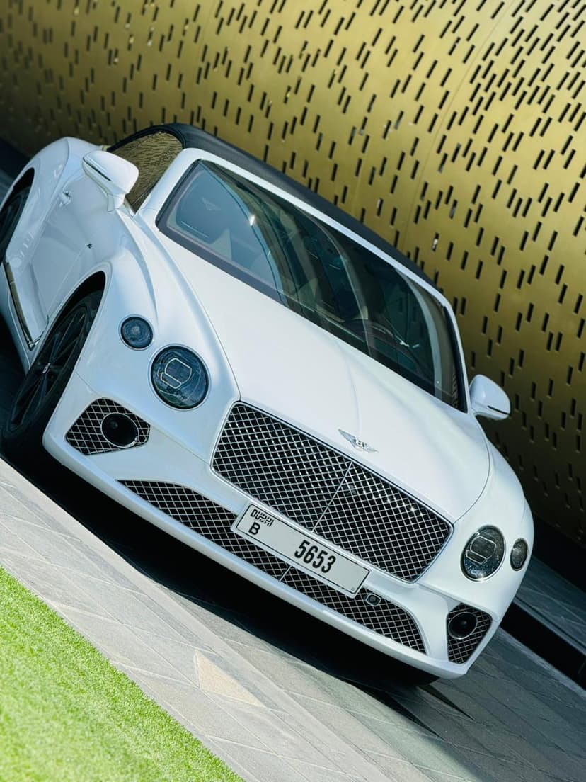 Location Bentley GTC Continental 2022 Dubai - Vue 5