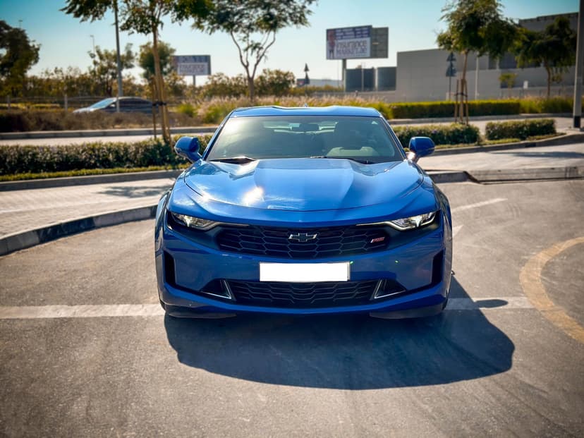 Alquiler CHEVROLET CAMARO 2023 Dubái - Vista 2