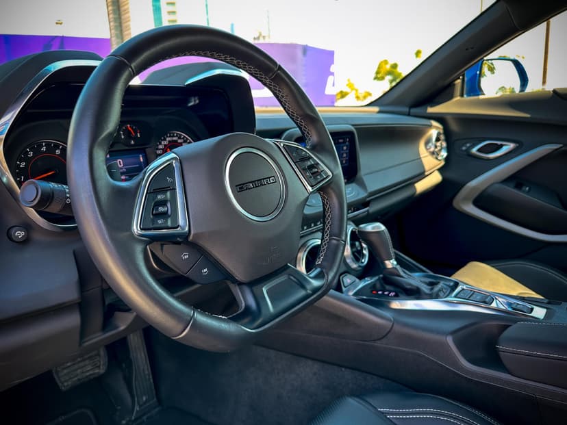 Alquiler CHEVROLET CAMARO 2023 Dubái - Vista 3