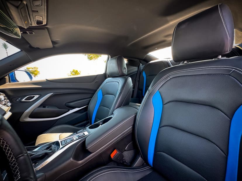 Alquiler CHEVROLET CAMARO 2023 Dubái - Vista 5