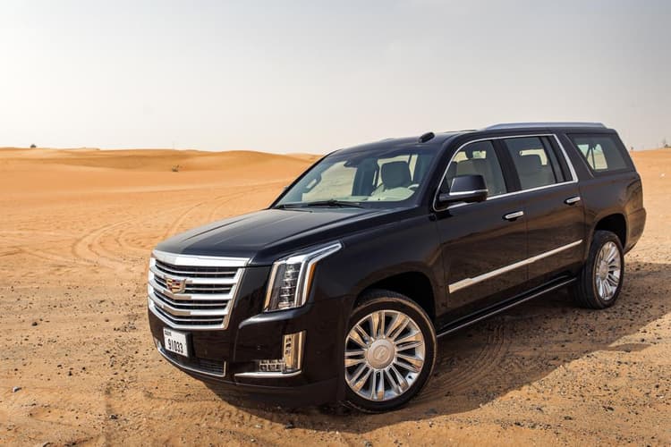 Cadillac Escalade XL 2019 mieten in Dubai - Ansicht 2
