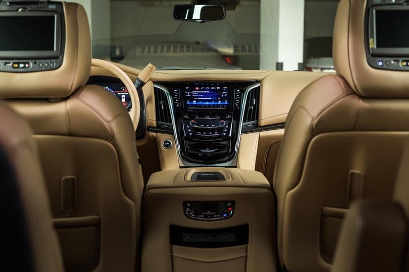 Cadillac Escalade XL 2019 mieten in Dubai - Ansicht 9