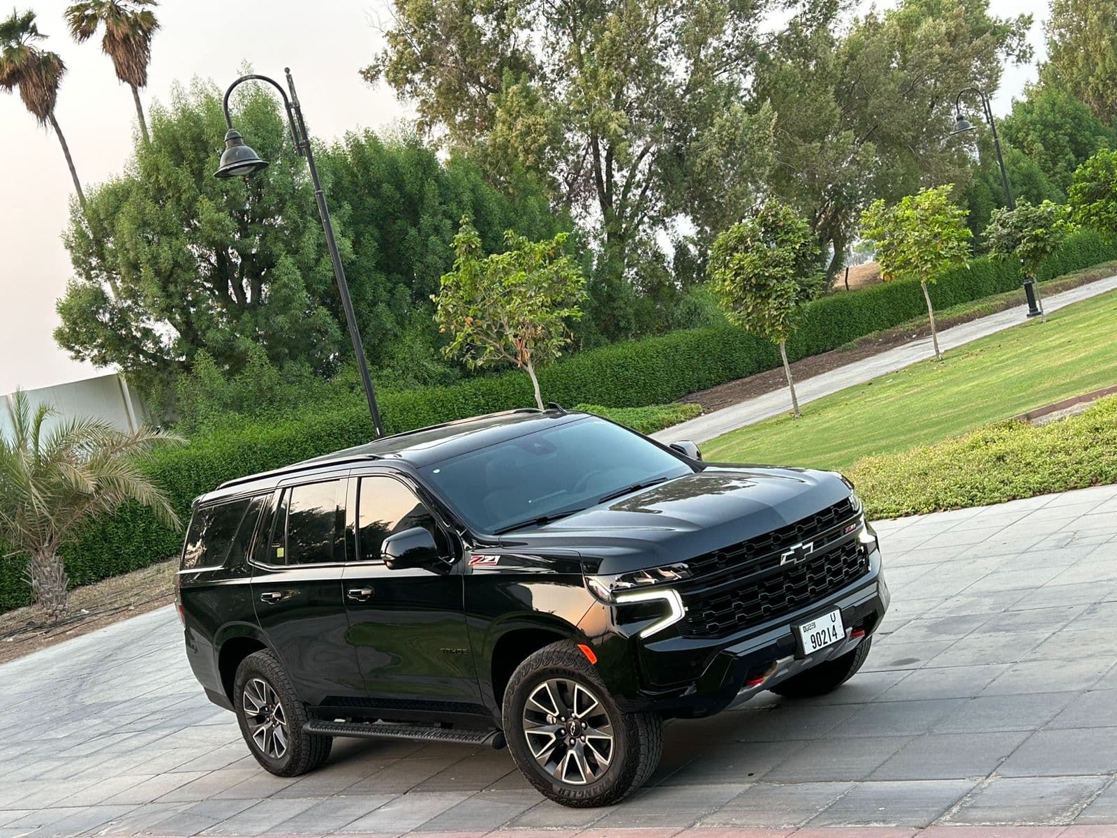 Chevrolet Tahoe Z71 2023 mieten in Dubai - Hauptansicht