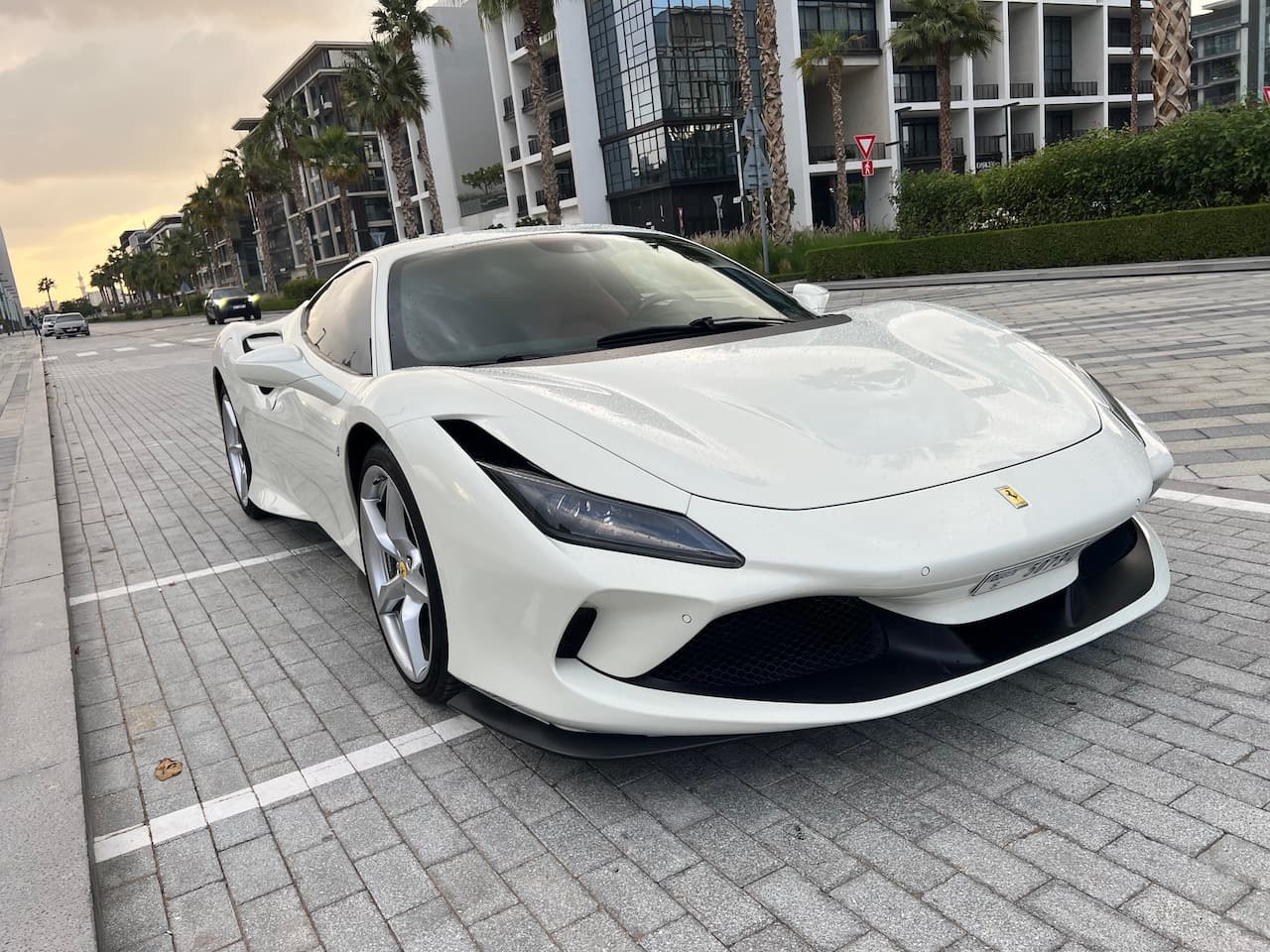 Location Ferrari F8 Tributo 2022 Dubaï - Vue principale