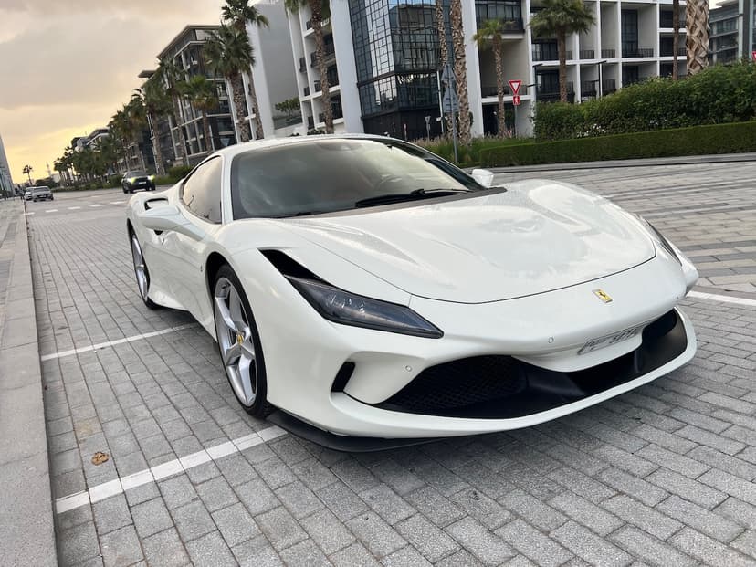 Location Ferrari F8 Tributo 2022 Dubaï - Vue principale
