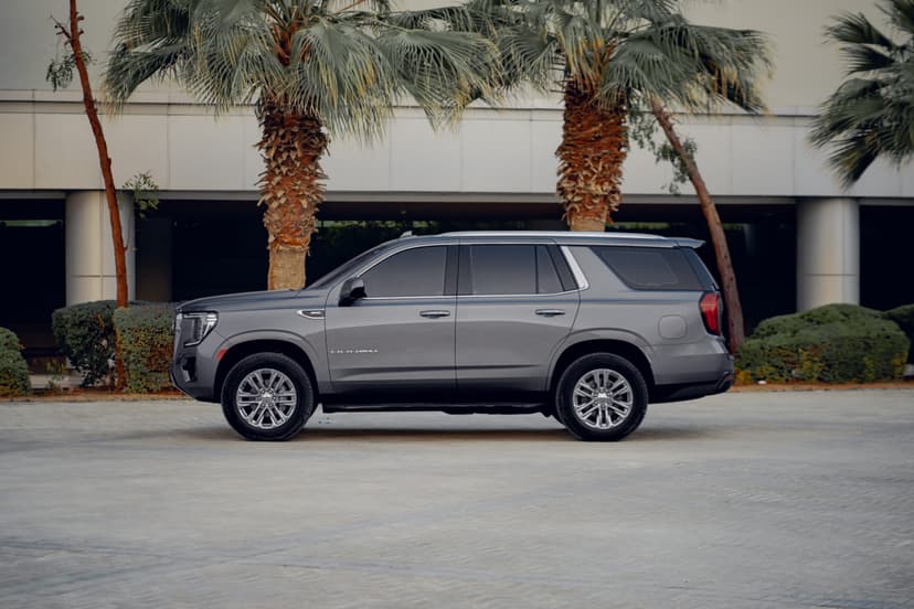Location GMC Yukon 2023 Dubaï - Vue 2