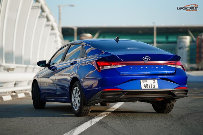 Location Hyundai Elantra 2022 Dubaï - Vue 2