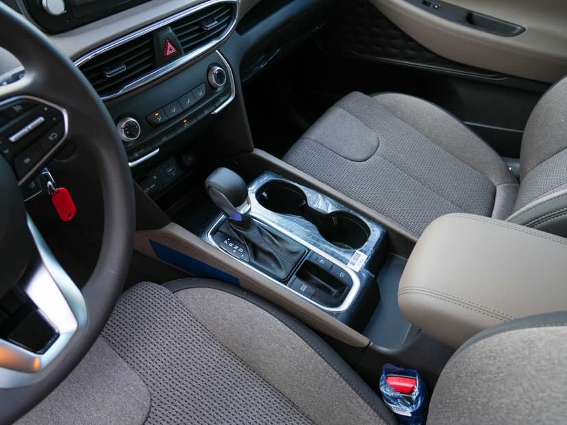 Hyundai Santa Fe 2023 mieten in Dubai - Ansicht 6