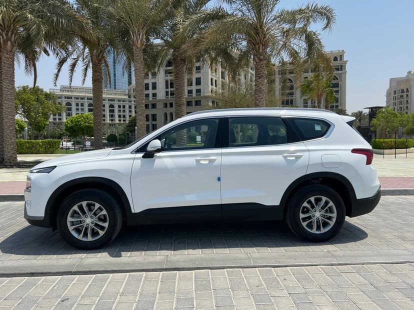 Location Hyundai Santa Fe 2023 Dubaï - Vue 4